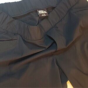 Eddie Bauer Women's Cargo Shorts Black Stretch Pockets Thick Elastic Waist sz 12